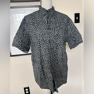 H&M Men's Dark Patterned Button Down Shirt